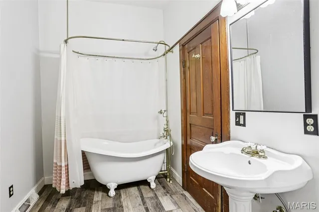 $302,000 | 2074 North 425 Street, Vandalia, IL 62471