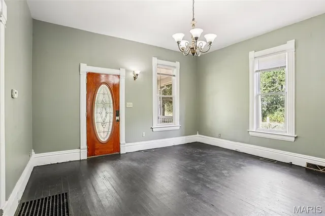 $302,000 | 2074 North 425 Street, Vandalia, IL 62471