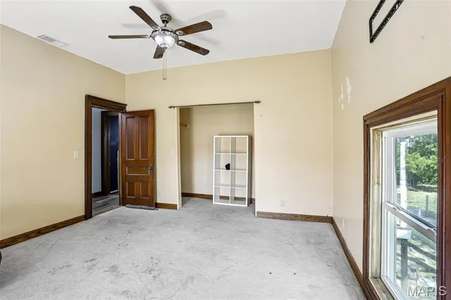 $302,000 | 2074 North 425 Street, Vandalia, IL 62471