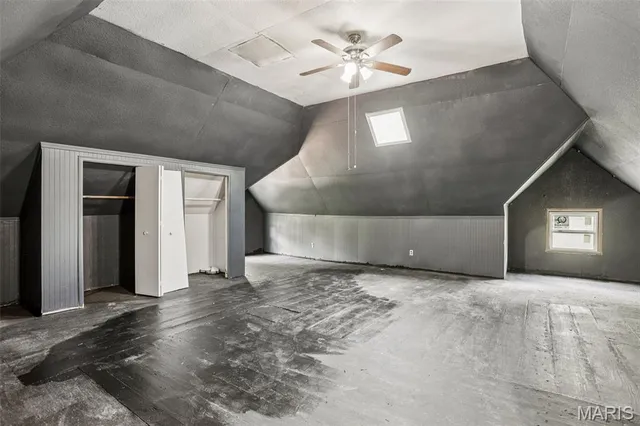 $302,000 | 2074 North 425 Street, Vandalia, IL 62471