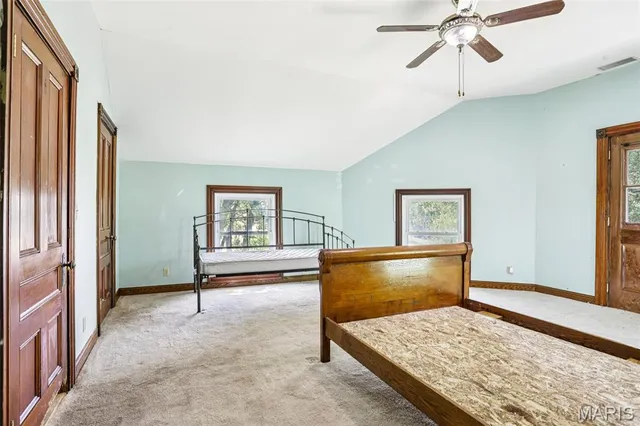 $302,000 | 2074 North 425 Street, Vandalia, IL 62471