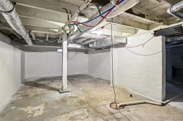 $302,000 | 2074 North 425 Street, Vandalia, IL 62471