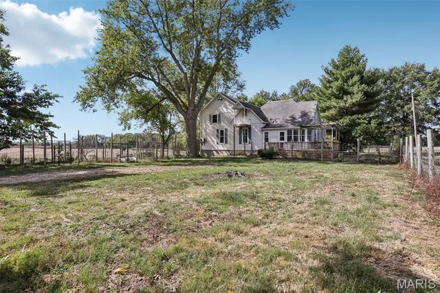 $302,000 | 2074 North 425 Street, Vandalia, IL 62471