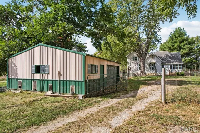 $302,000 | 2074 North 425 Street, Vandalia, IL 62471