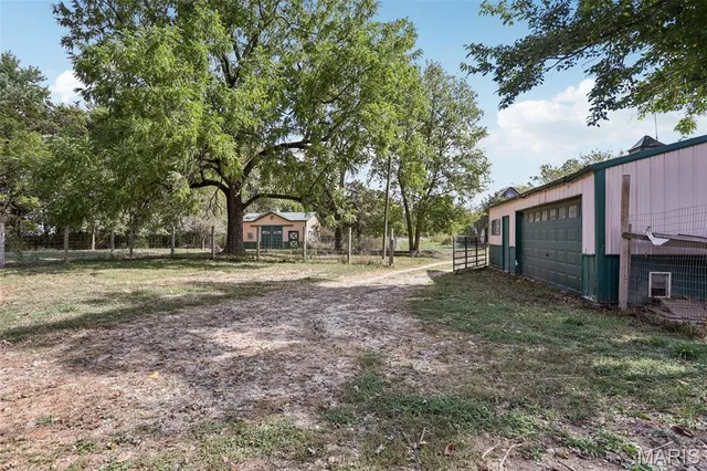 $302,000 | 2074 North 425 Street, Vandalia, IL 62471