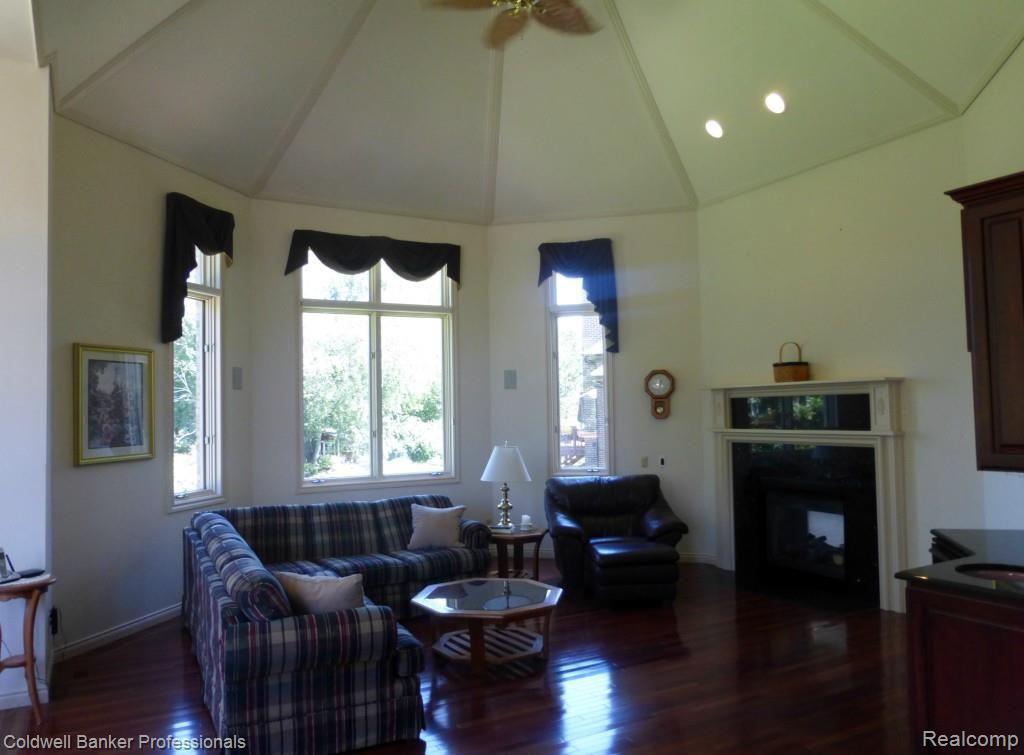 6928 Oakhurst Ridge Road Clarkston, MI 48348 - Photo 19 of 42 18.jpg