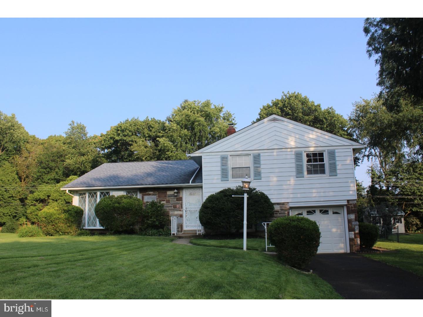 1125 Harriett Road Huntingdon Valley, PA 19006 - Photo 22 of 22 Exterior Front