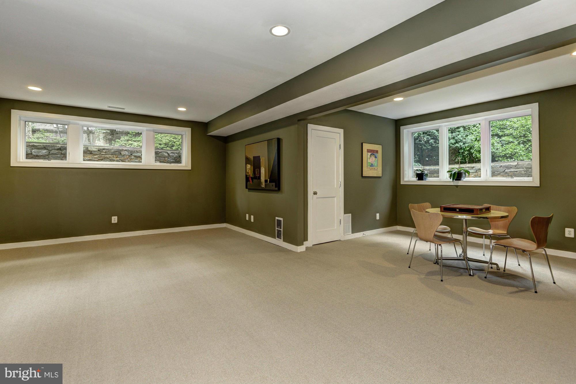 9509 Burning Tree Road Bethesda, MD 20817 - Photo 22 of 30 Family Room