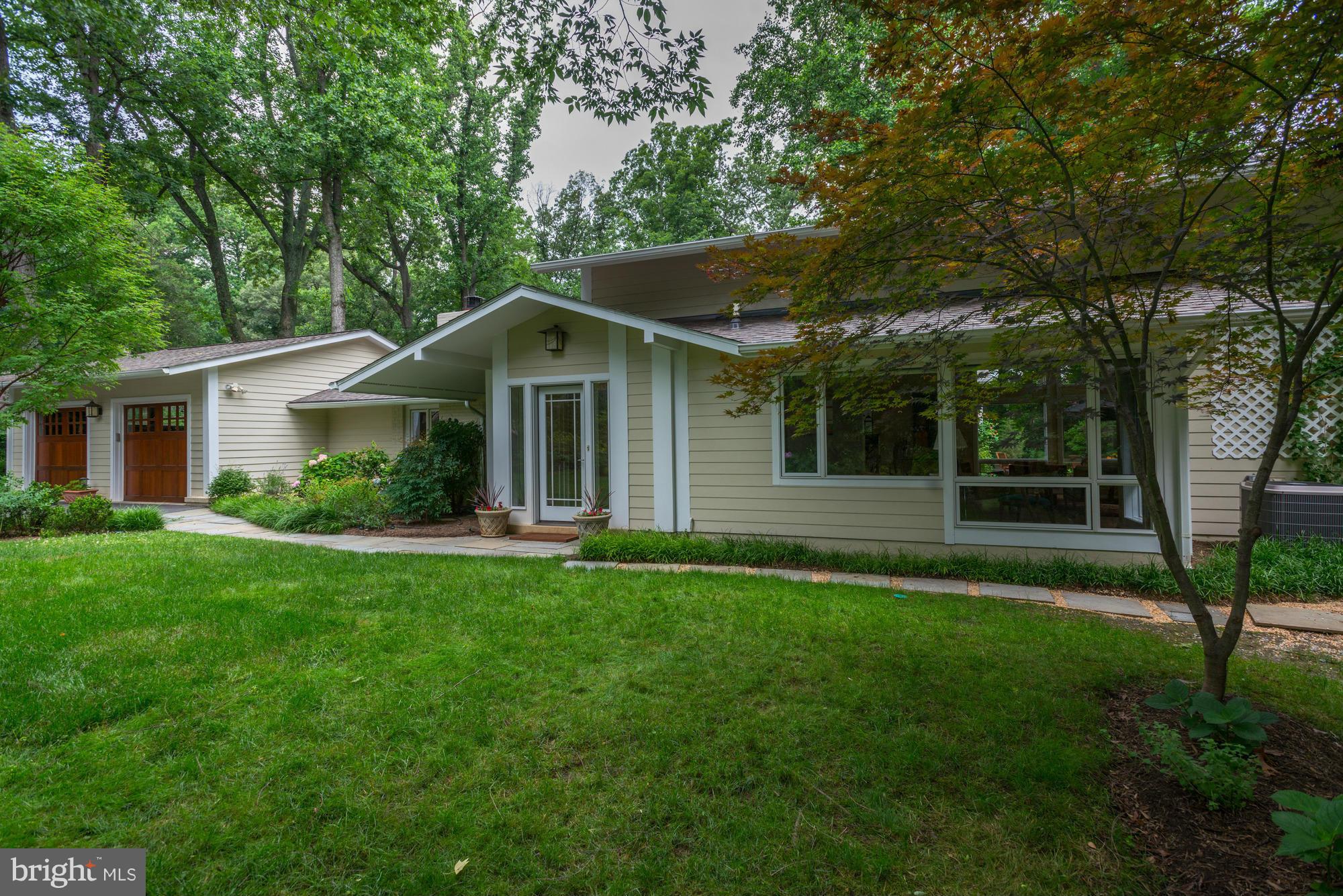 9509 Burning Tree Road Bethesda, MD 20817 - Photo 24 of 30 Exterior (Front)