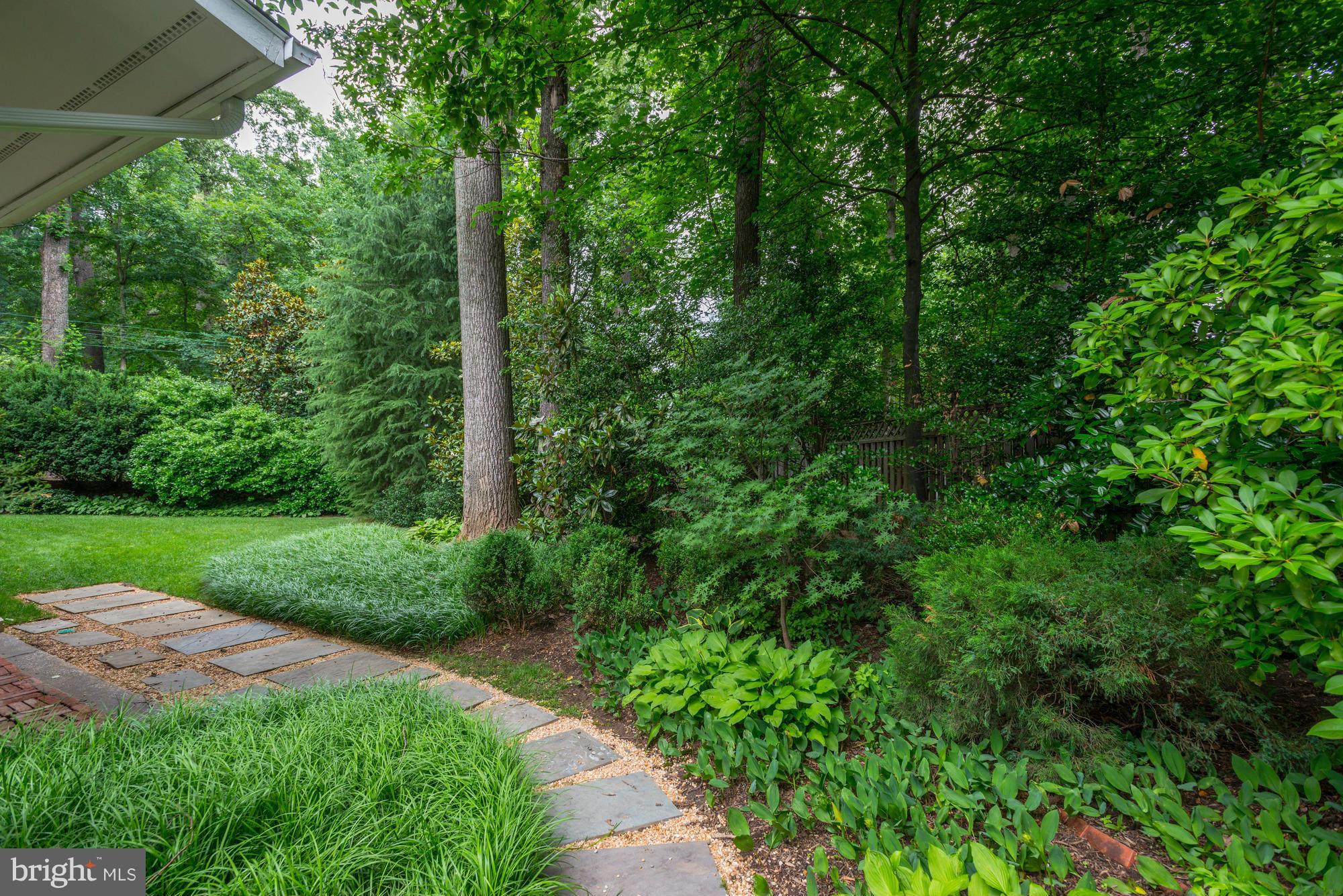 9509 Burning Tree Road Bethesda, MD 20817 - Photo 26 of 30 Exterior (General)