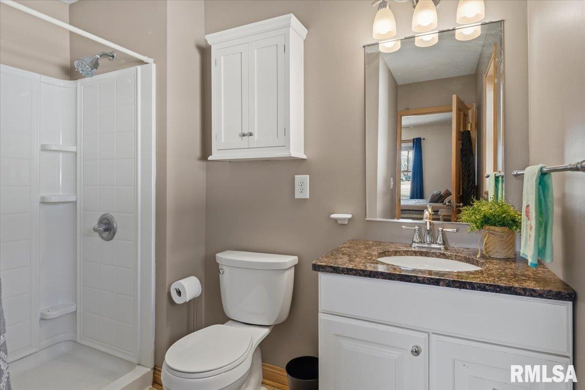 901 North 6th Street Riverton, IL 62561 - Photo 20 of 48