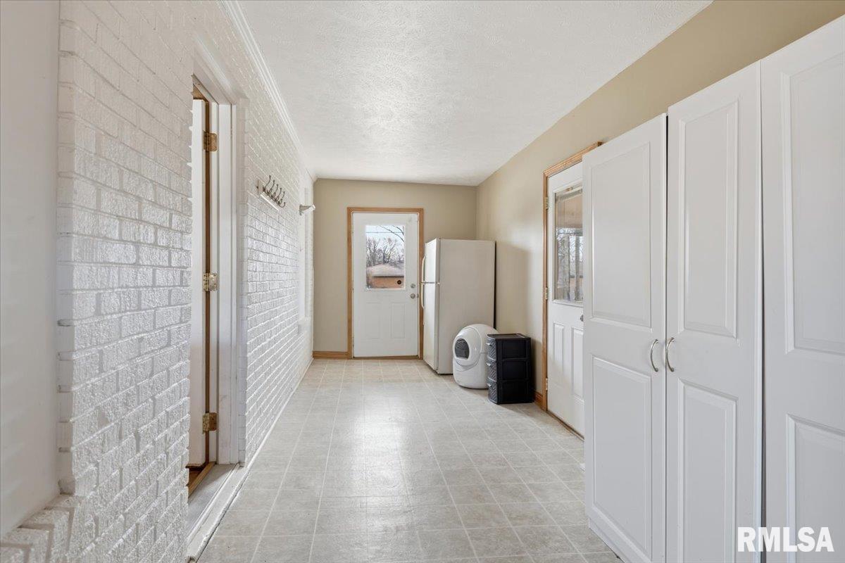 901 North 6th Street Riverton, IL 62561 - Photo 21 of 48