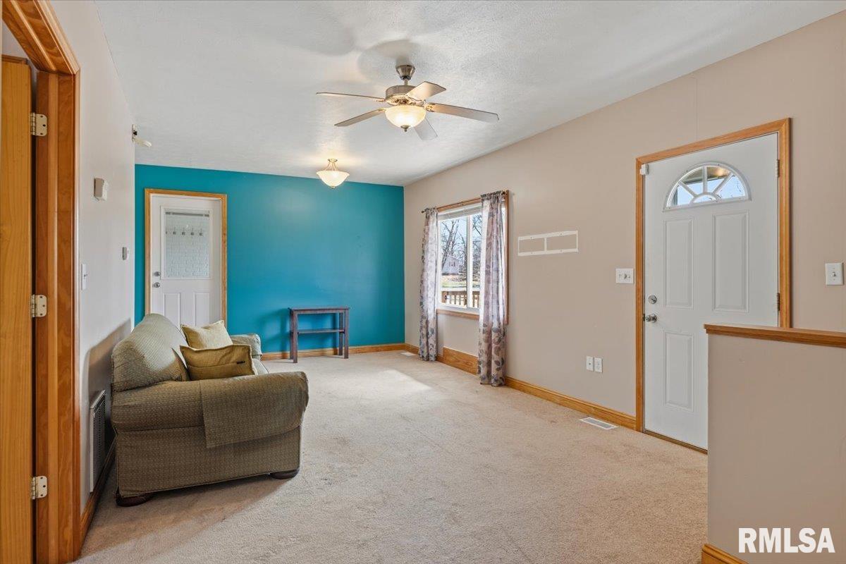 901 North 6th Street Riverton, IL 62561 - Photo 26 of 48
