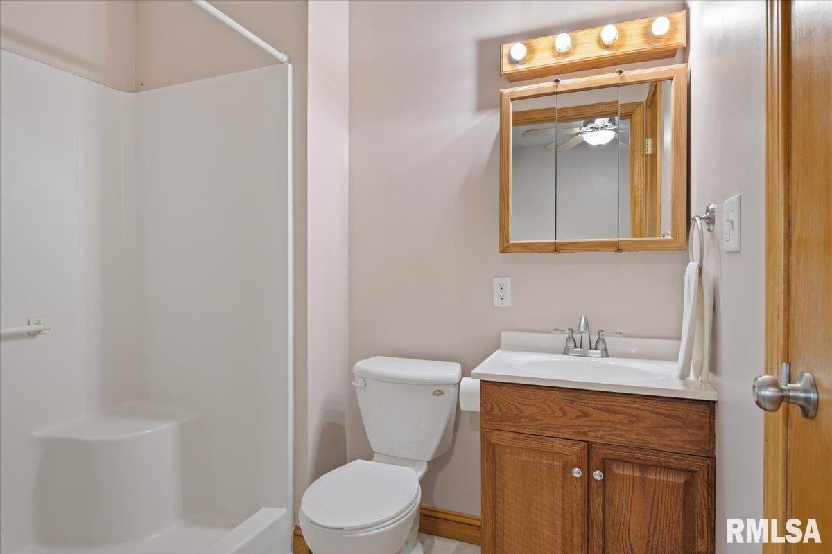 901 North 6th Street Riverton, IL 62561 - Photo 31 of 48