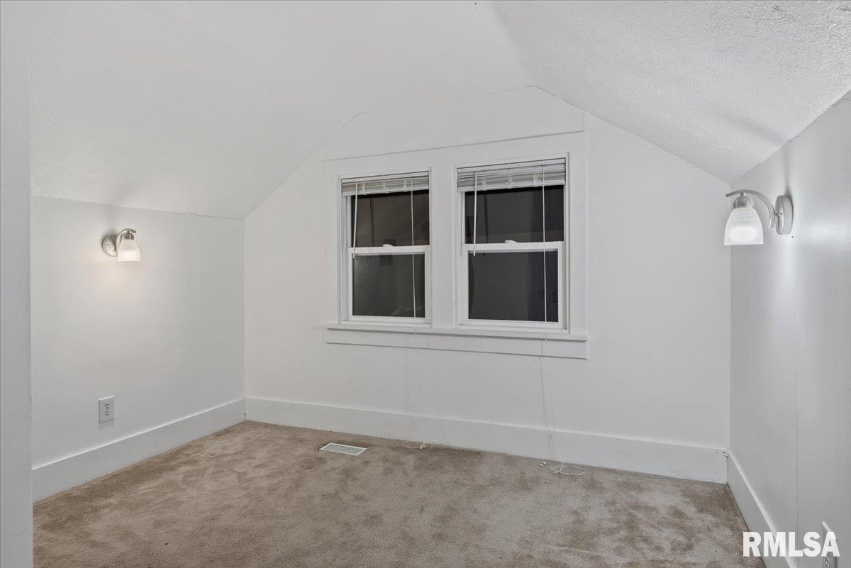 901 North 6th Street Riverton, IL 62561 - Photo 33 of 48
