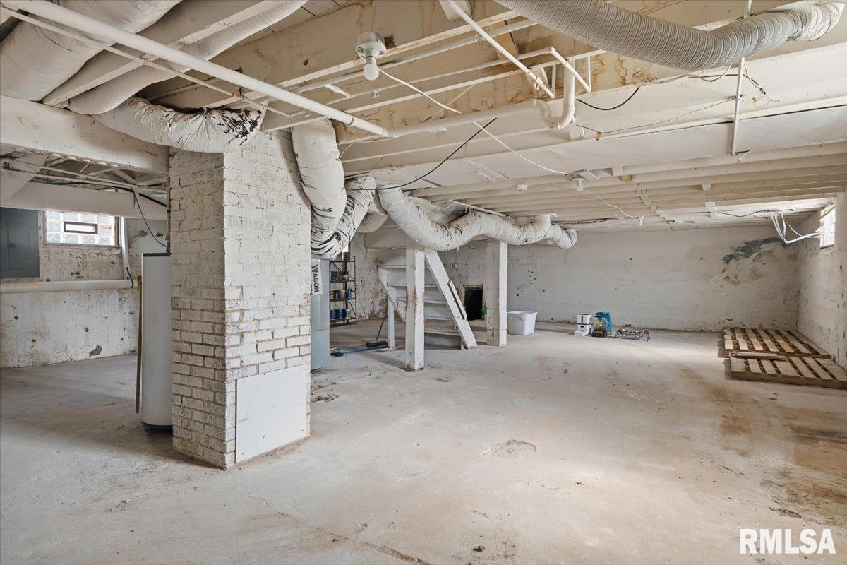 901 North 6th Street Riverton, IL 62561 - Photo 41 of 48