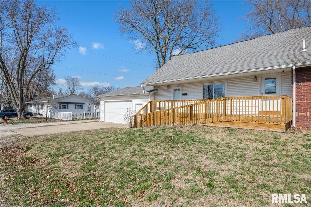 901 North 6th Street Riverton, IL 62561 - Photo 42 of 48