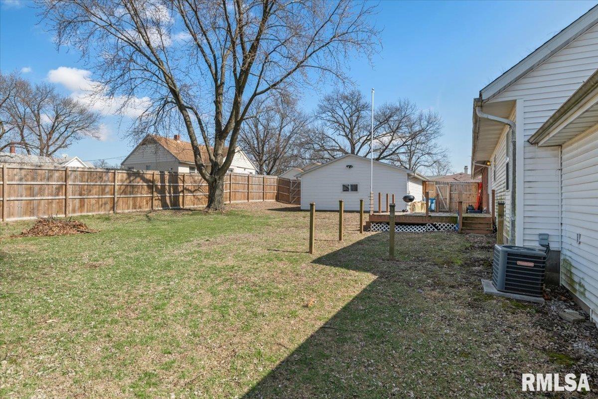 901 North 6th Street Riverton, IL 62561 - Photo 44 of 48