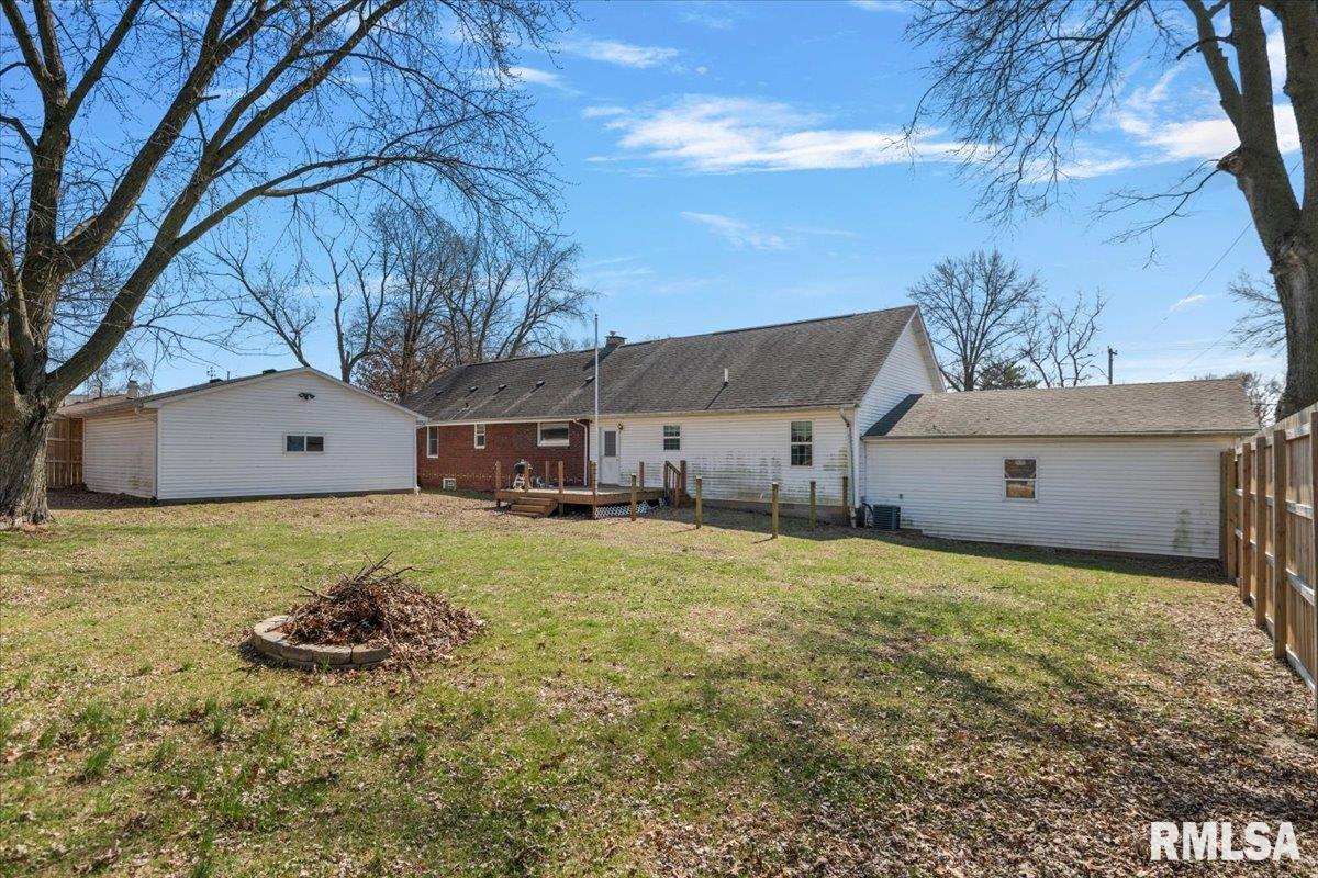 901 North 6th Street Riverton, IL 62561 - Photo 45 of 48