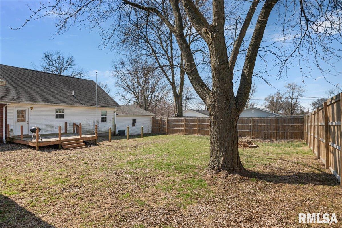901 North 6th Street Riverton, IL 62561 - Photo 46 of 48