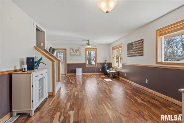 $249,900 | 901 North 6th Street, Riverton, IL 62561