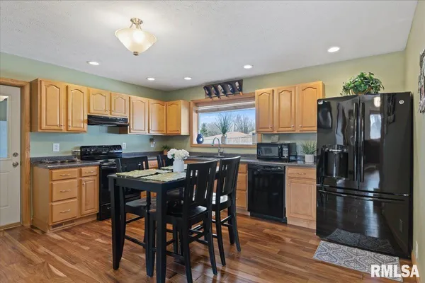 $249,900 | 901 North 6th Street, Riverton, IL 62561