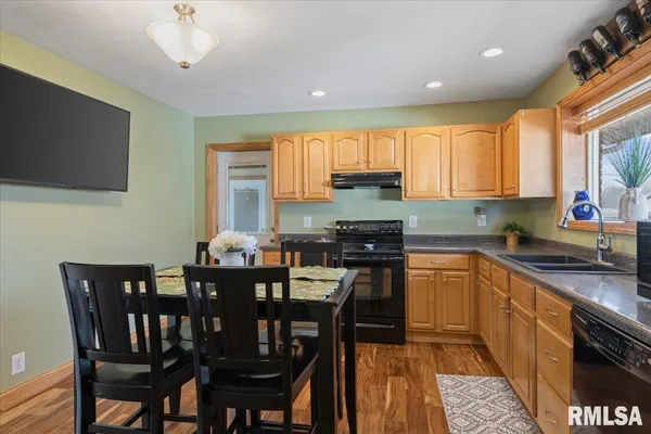 $249,900 | 901 North 6th Street, Riverton, IL 62561