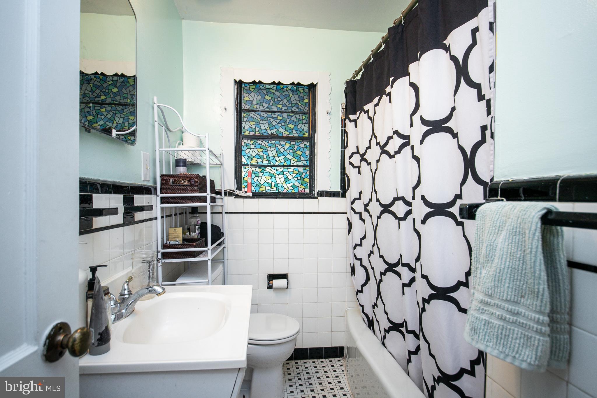 7025 Grove Road Alexandria, VA 22306 - Photo 14 of 29 Full Bath