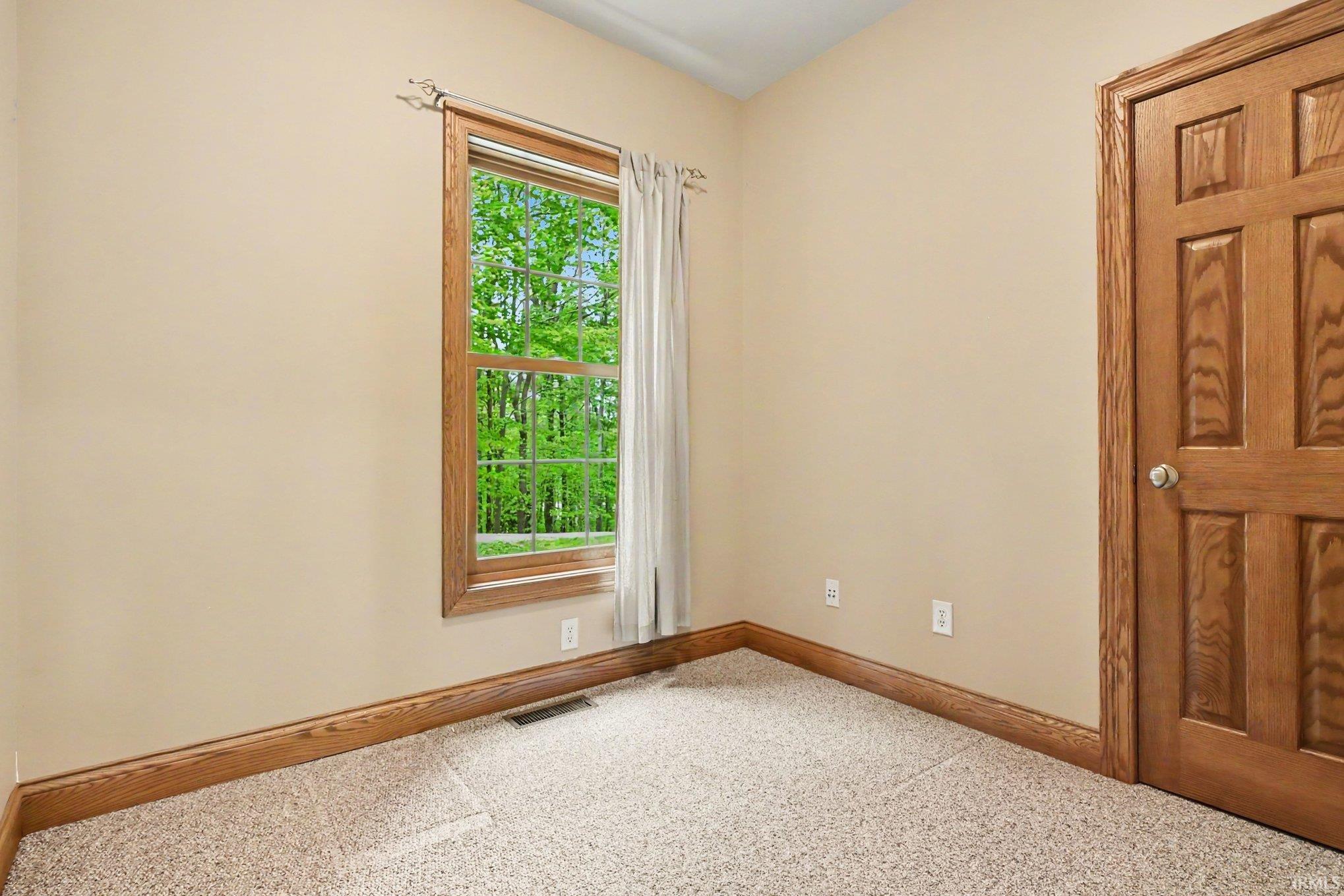 8265 East Walnut Ridge New Carlisle, IN 46552 - Photo 16 of 35