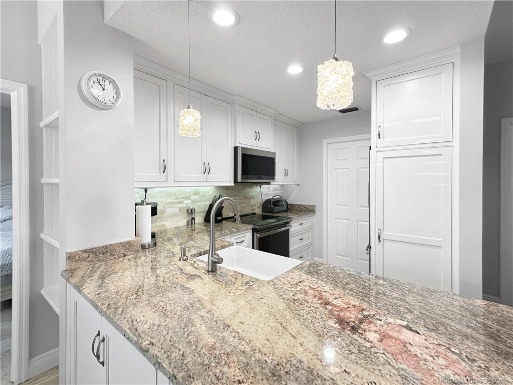 431 Northeast Plantation Road, Unit 713 Jensen Beach, FL 34957 - Photo 9 of 42