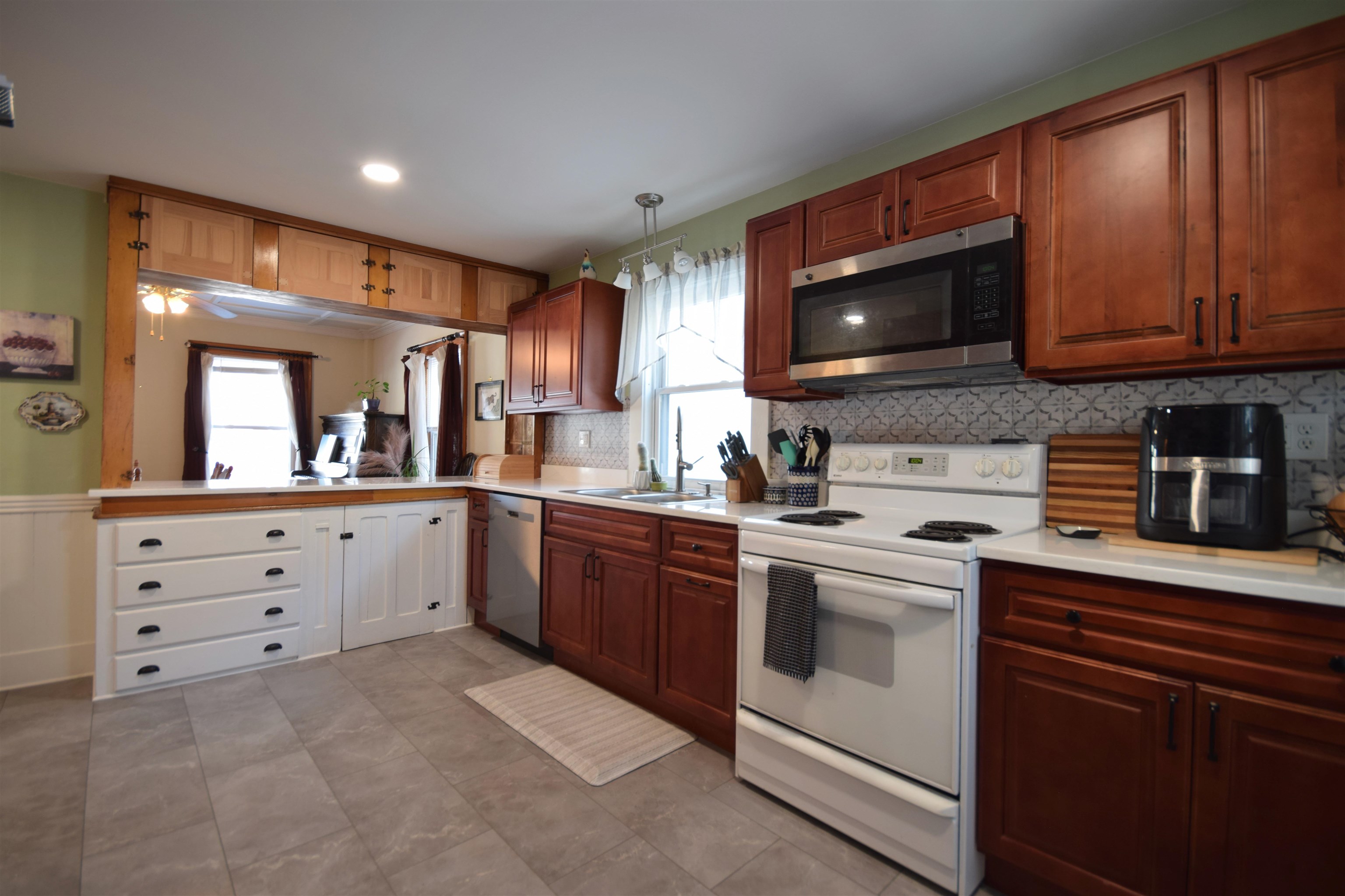 141 Washington Street Barre, VT 05641 - Photo 4 of 28