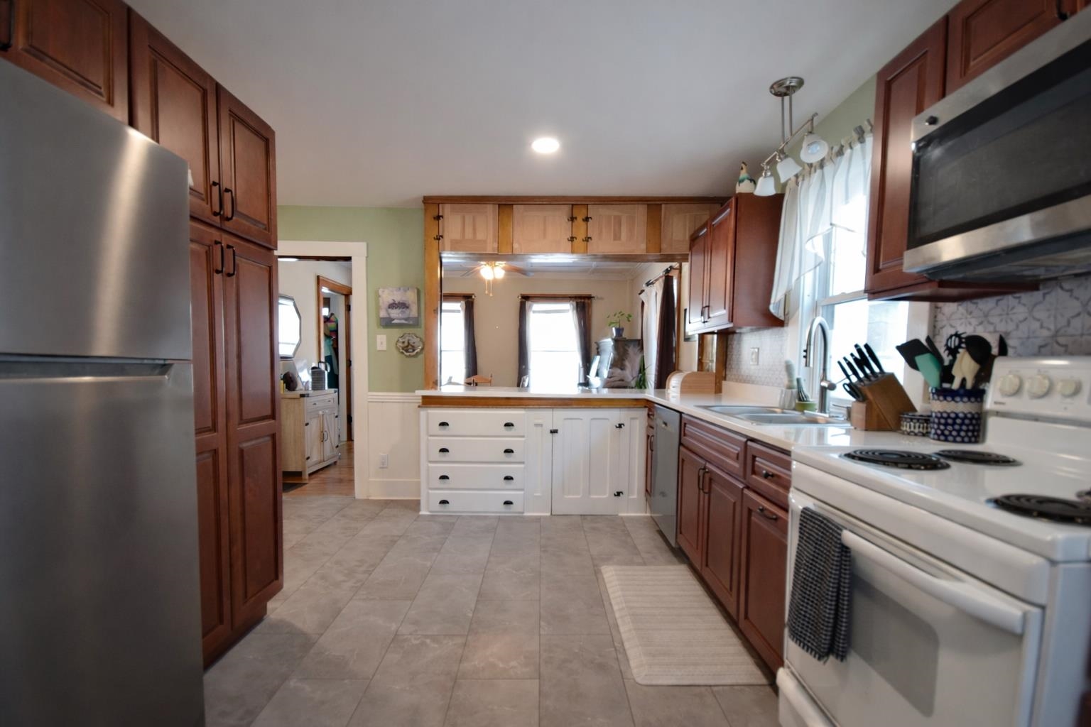 141 Washington Street Barre, VT 05641 - Photo 5 of 28