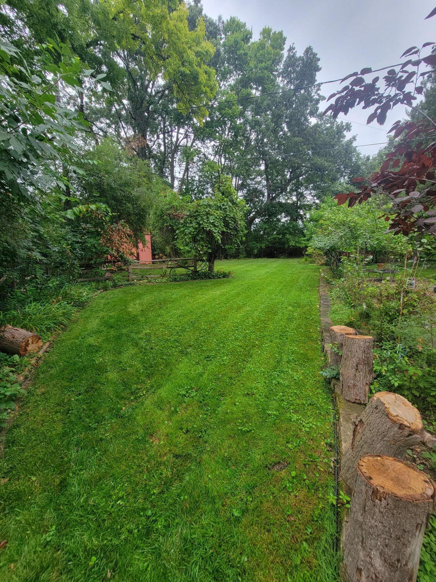 2906 North Cambridge Road Lansing, MI 48911 - Photo 15 of 21 20230911_170137