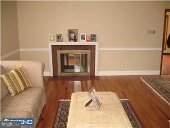 323 North Stanwick Road Moorestown, NJ 08057 - Photo 8 of 12 Living Room