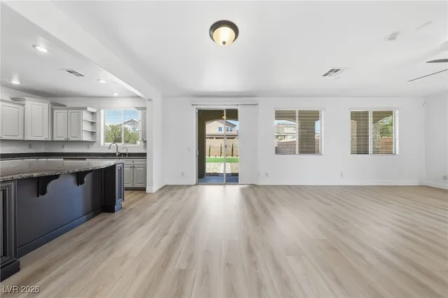 $3,900 | 956 Via Canale Drive, Henderson, NV 89011