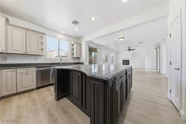 $3,900 | 956 Via Canale Drive, Henderson, NV 89011