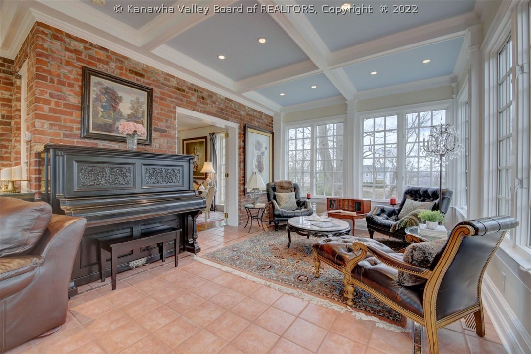 100 Roscommon Road Charleston, WV 25314 - Photo 10 of 30 Gallery Image 10