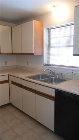 43 Grammont Road Worcester, MA 01607 - Photo 10 of 22 Gallery Image 10