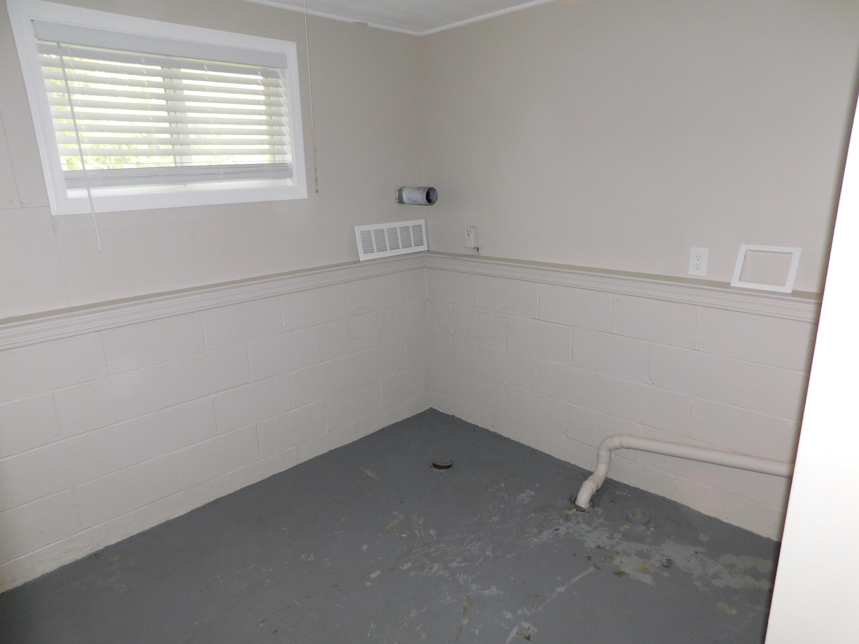 1071 Country Club Road Columbus, OH 43227 - Photo 22 of 31 DSCN0346