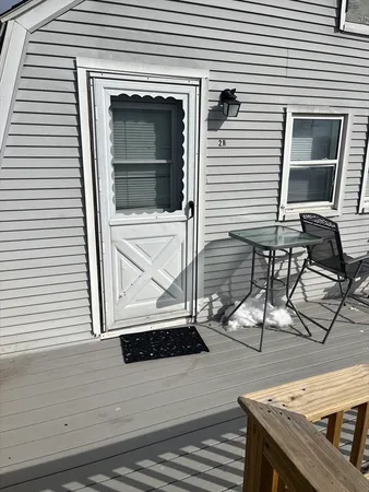 $1,950 | 4 12th Street, Unit 2R, Wareham, MA 02558