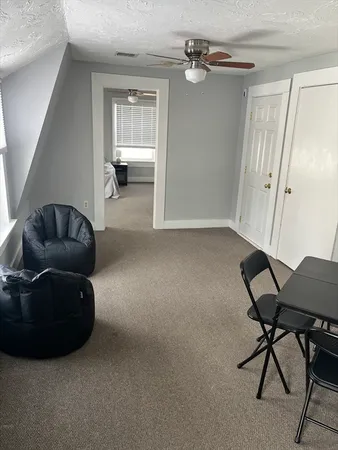 $1,950 | 4 12th Street, Unit 2R, Wareham, MA 02558