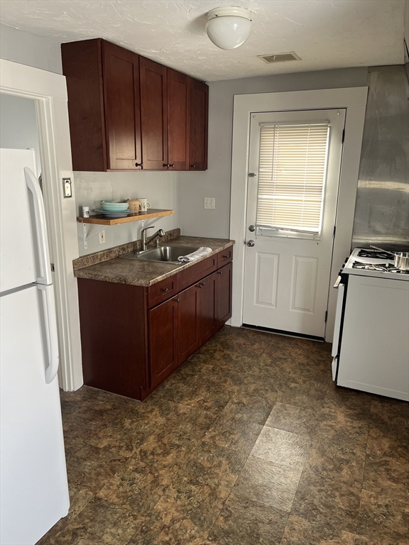 4 12th Street, Unit 2R Wareham, MA 02558 - Photo 5 of 8