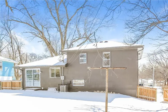 $1,590 | 9306 Fairwood Drive, Kansas City, MO 64138