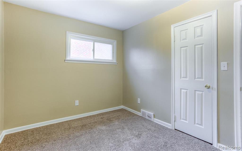 29966 Spring Arbor Drive Inkster, MI 48141 - Photo 20 of 27