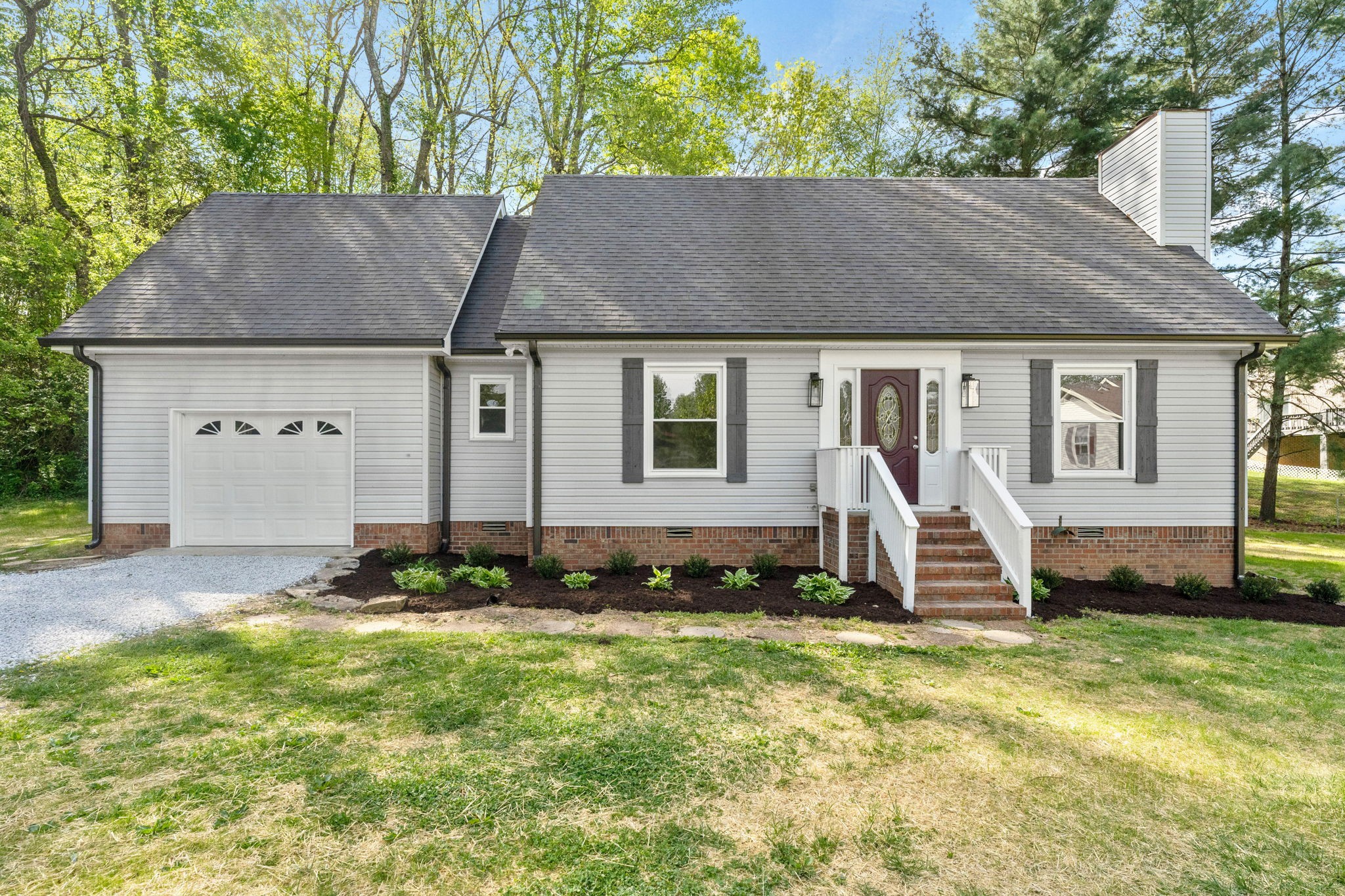 792 Spring Circle Springfield, TN 37172 - Photo 3 of 29 front view of house with a yard