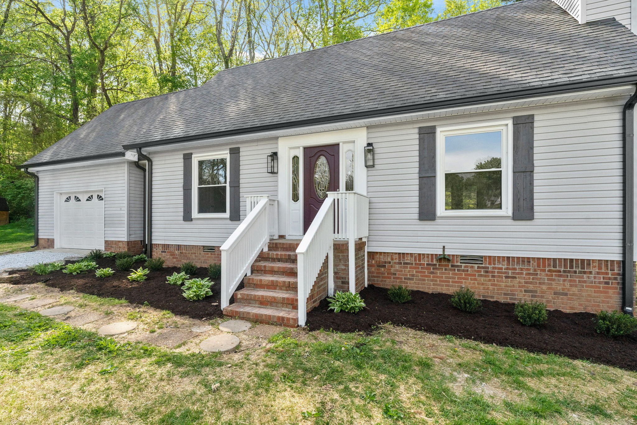 792 Spring Circle Springfield, TN 37172 - Photo 4 of 29 a front view of a house with a yard