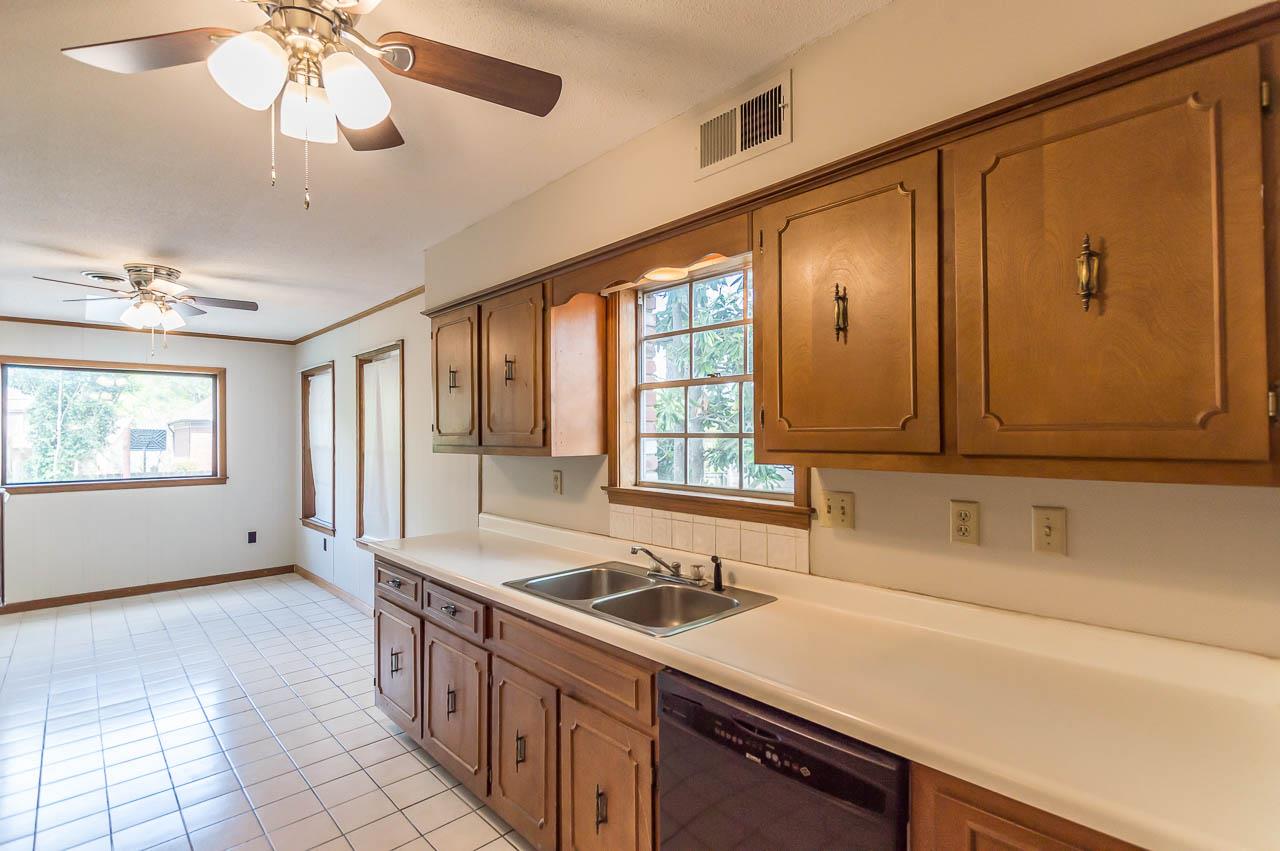 5346 Sequoia Road Memphis, TN 38120 - Photo 10 of 24