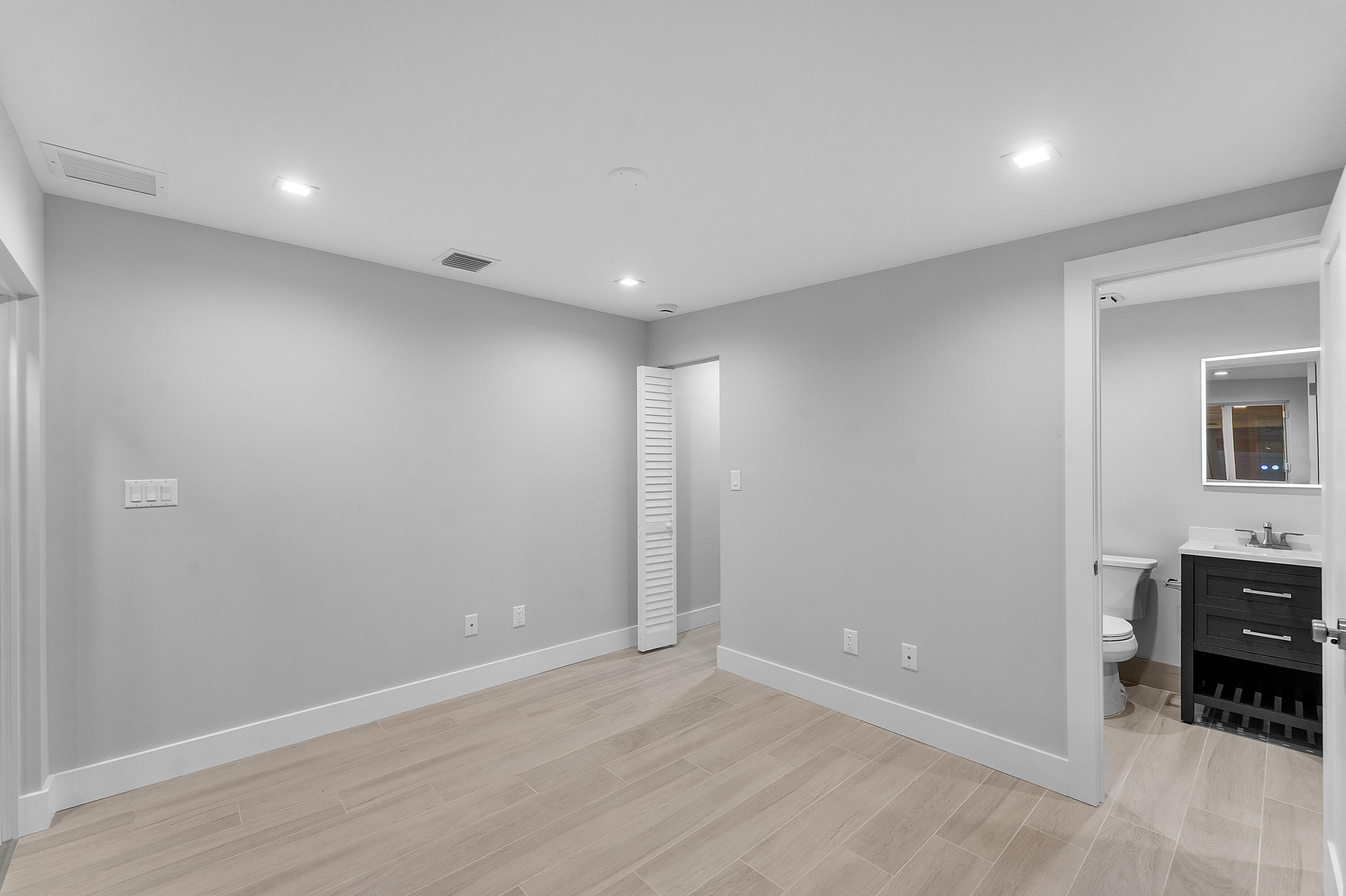 2846 Northeast 35th Court Lighthouse Point, FL 33064 - Photo 17 of 37