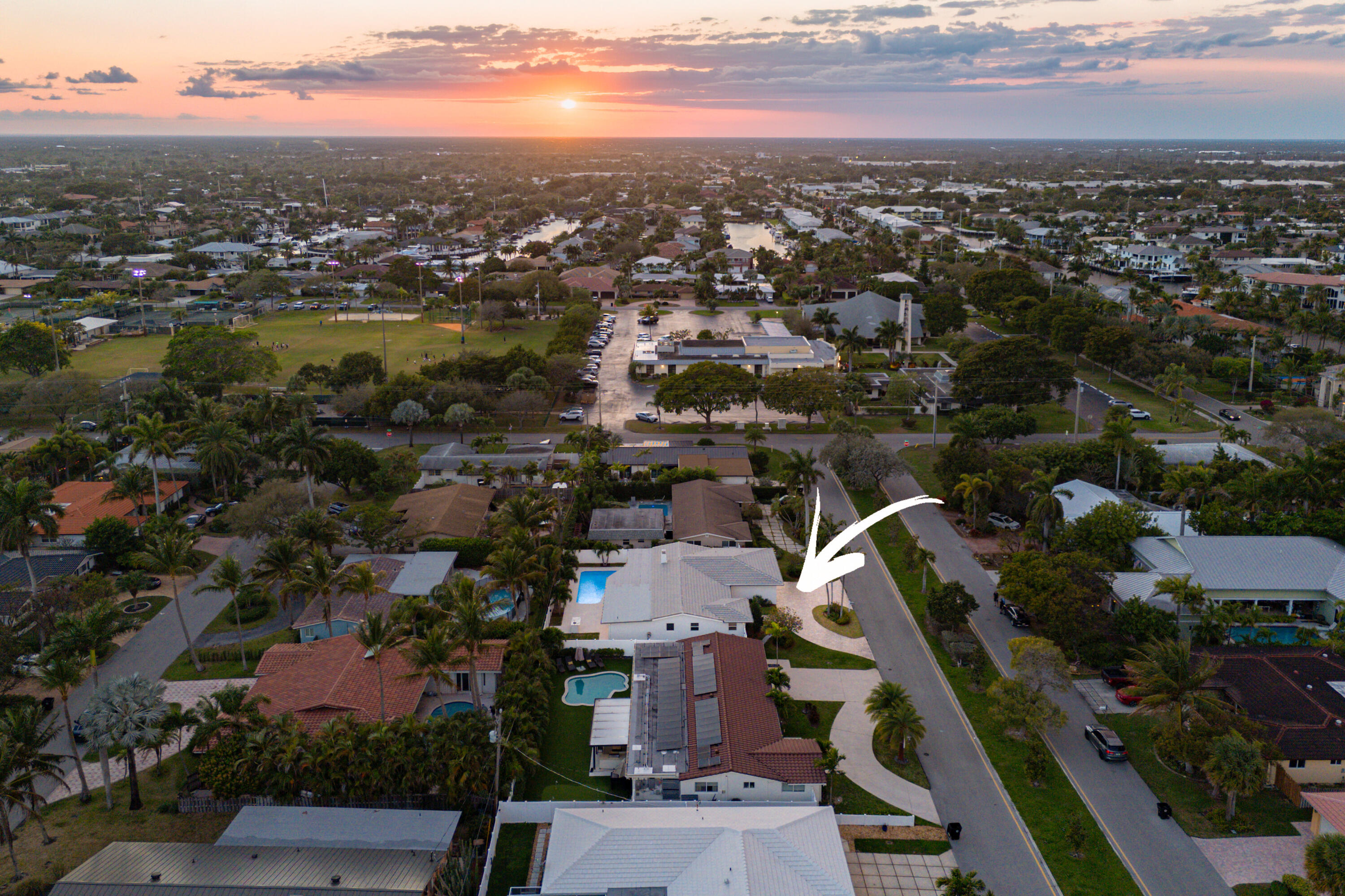 2846 Northeast 35th Court Lighthouse Point, FL 33064 - Photo 37 of 37 an aerial view of residential houses with outdoor space