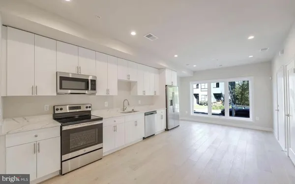 $2,700 | 2536 Elvans Road Southeast, Washington, DC 20020